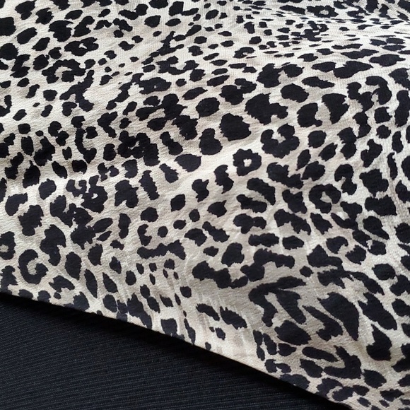 Dana Buchman silk blouse - Picture 2 of 5